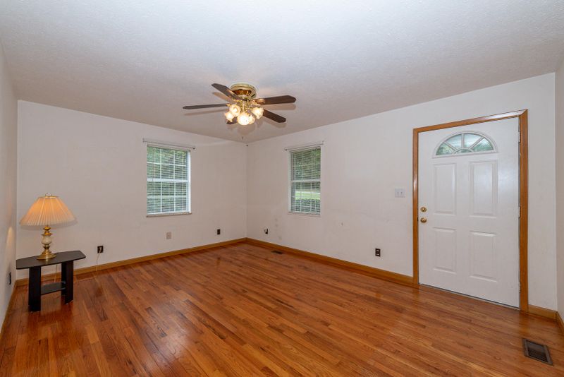 3232 Pineview Rd, Maryville, TN 37803