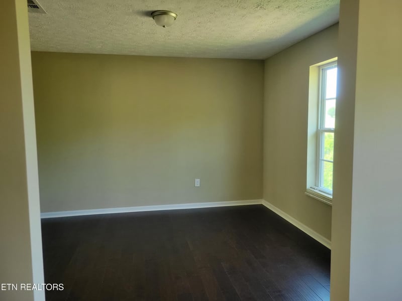 3236 Sandpiper Ct, Kodak, TN 37764