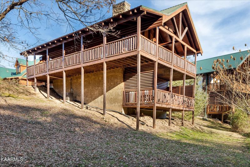 3237 White Falcon Way, Pigeon Forge, TN 37863