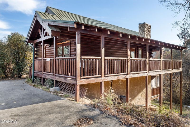 3237 White Falcon Way, Pigeon Forge, TN 37863