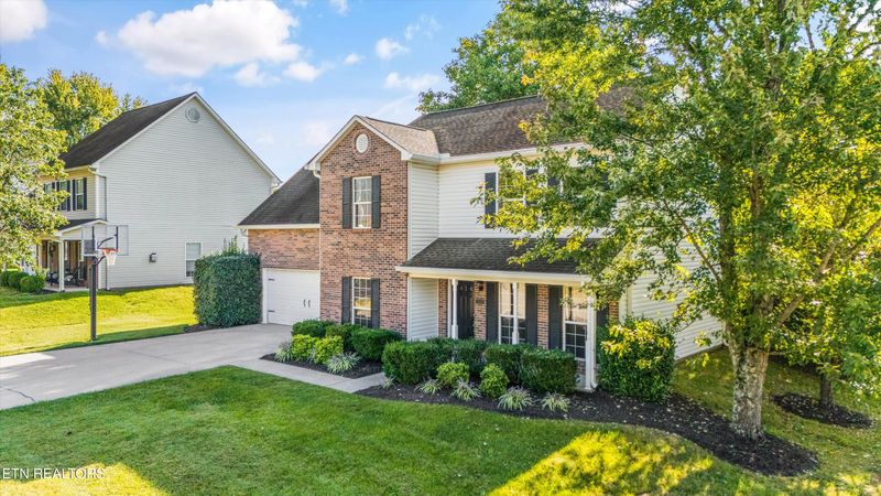324 Ashworth Tr, Powell, TN 37849