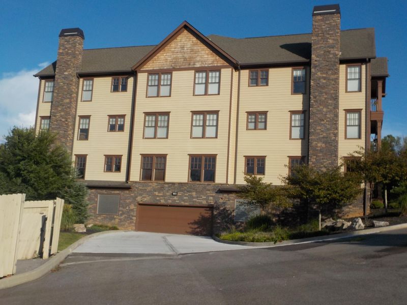 324 Centennial Bluff Blvd, Oak Ridge, TN 37830