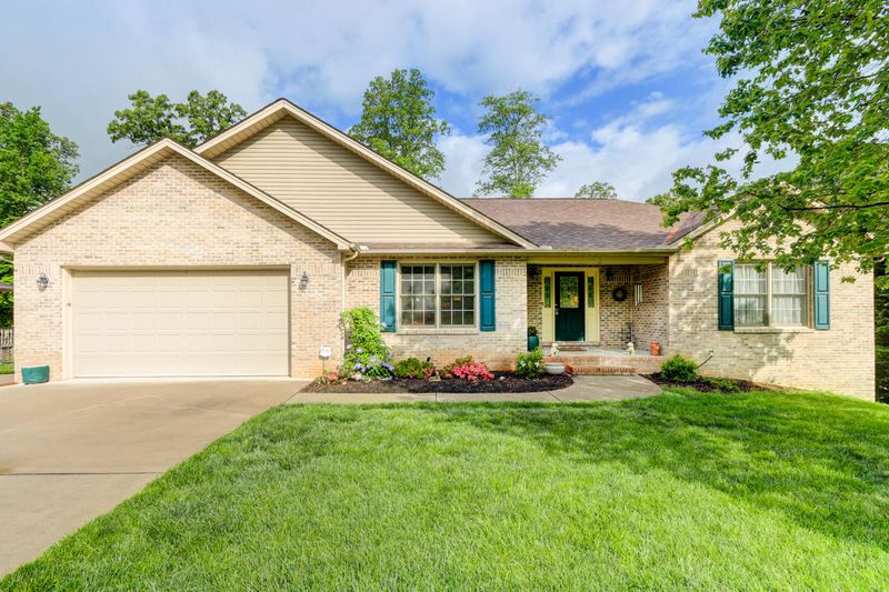 324 Country Run Cir, Powell, TN 37849
