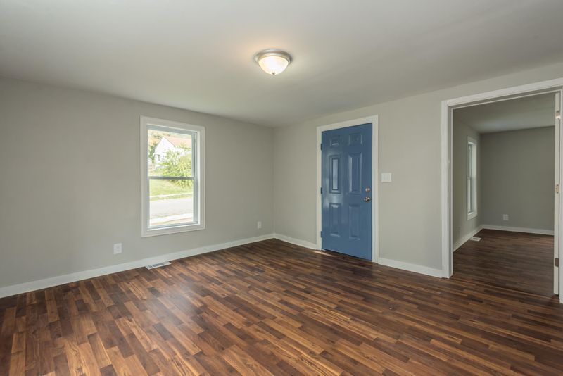 324 E Emerald Ave, Knoxville, TN 37917