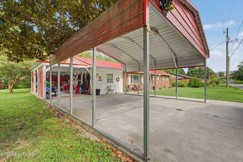 324 Fenway Dr, Pigeon Forge, TN 37863