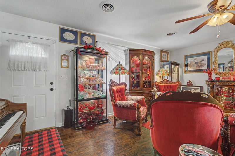 324 Fenway Dr, Pigeon Forge, TN 37863