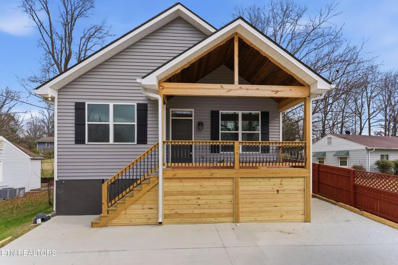 324 N Chilhowee Dr, Knoxville, TN 37914