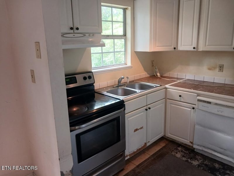 324 Oak Hill Dr, Crossville, TN 38572