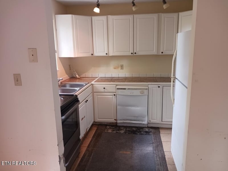 324 Oak Hill Dr, Crossville, TN 38572