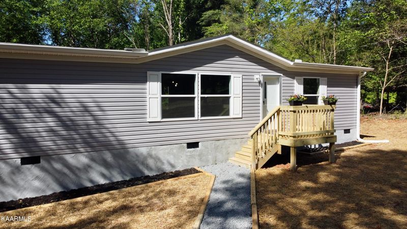 324 Red Bud Ln, Kingston, TN 37763