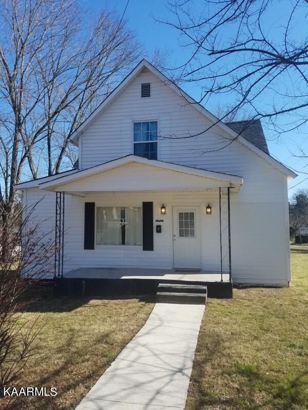 324 S Chamberlain Ave, Rockwood, TN 37854