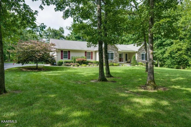 324 Stonecrest Loop, Crossville, TN 38571