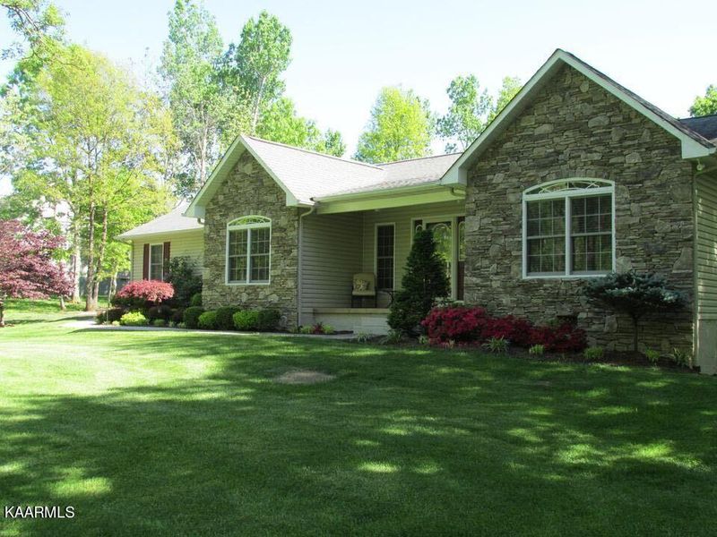 324 Stonecrest Loop, Crossville, TN 38571