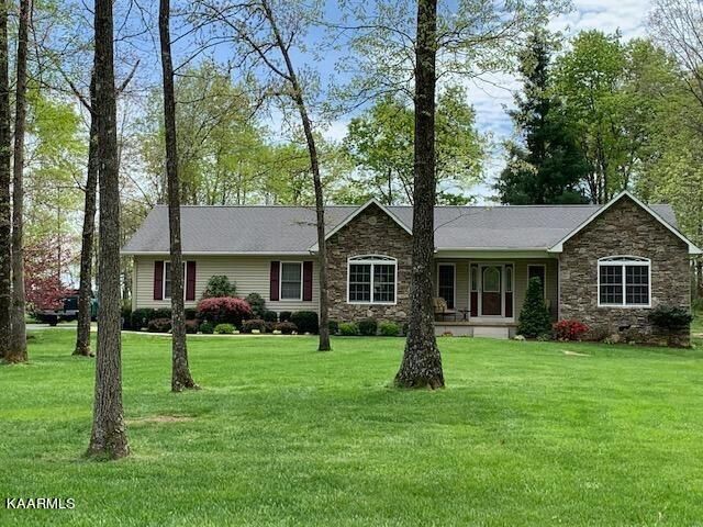 324 Stonecrest Loop, Crossville, TN 38571