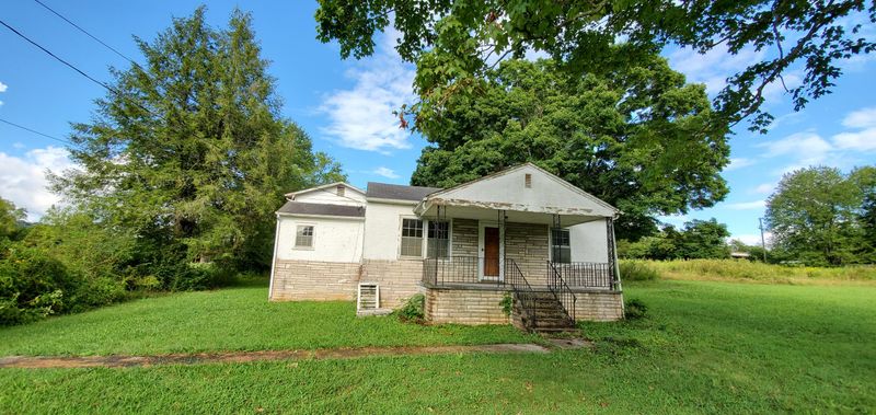 3240 Johnson Rd, Knoxville, TN 37931