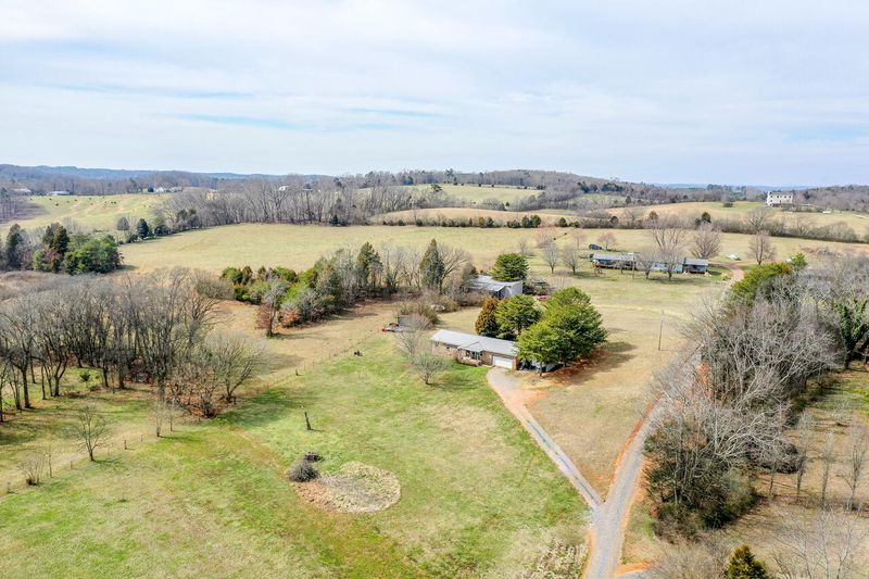 32435 Axley Chapel Rd, Greenback, TN 37742
