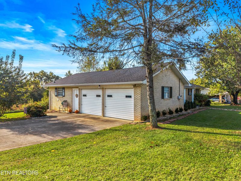 3245 Emerald Ave, Morristown, TN 37814