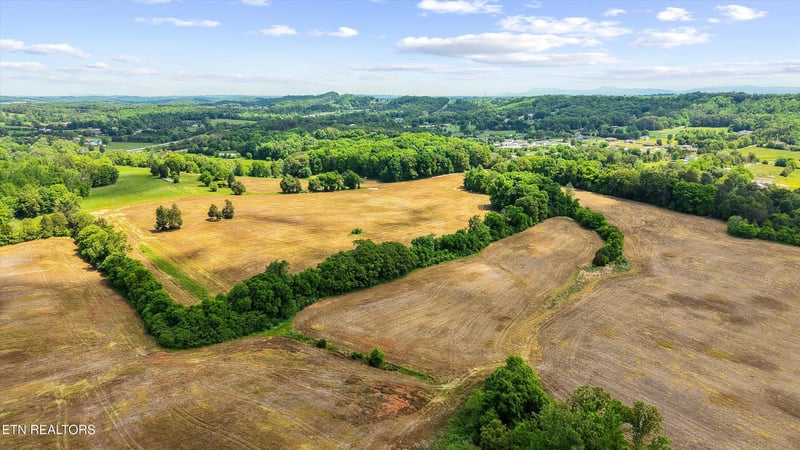3245 W Lamar Alex Pkwy, Friendsville, TN 37737