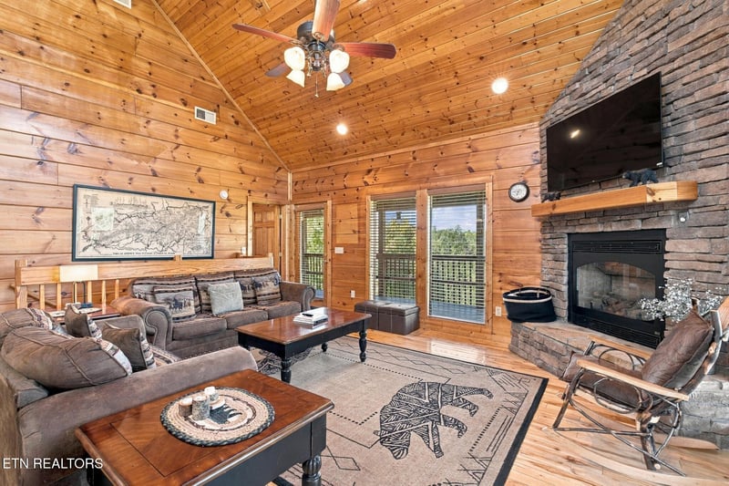 3248 Grouse Ridge Ln, Sevierville, TN 37862