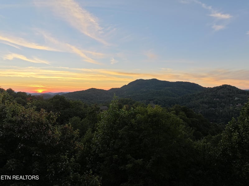 3248 Grouse Ridge Ln, Sevierville, TN 37862
