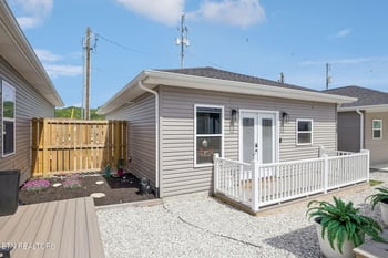 325 7th St, Rocky Top, TN 37769