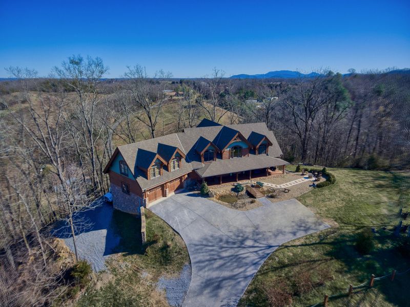 325 Alpine Mountain Way, Pigeon Forge, TN 37863