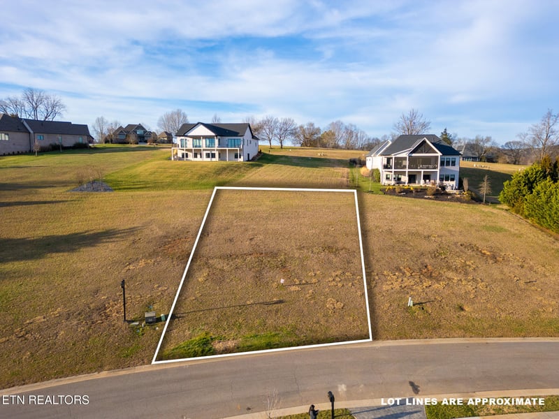 325 Chestnut Ln, Loudon, TN 37774