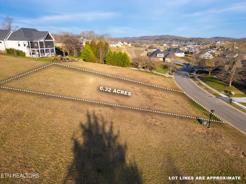 325 Chestnut Ln, Loudon, TN 37774
