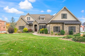 325 Conkinnon Dr, Lenoir City, TN 37772