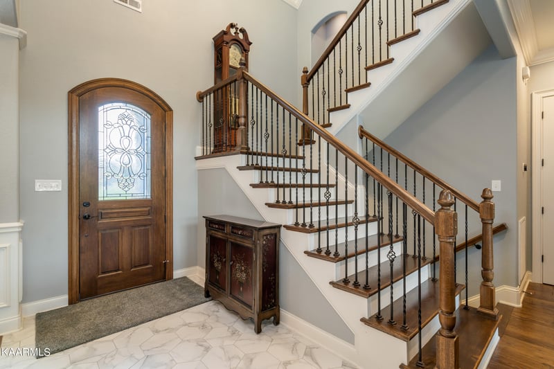 325 Conkinnon Dr, Lenoir City, TN 37772