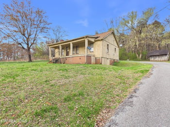 325 Countryside Ln, Madisonville, TN 37354