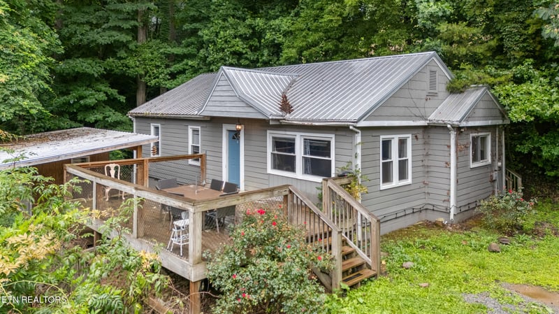 325 Elbow Ln, Gatlinburg, TN 37738