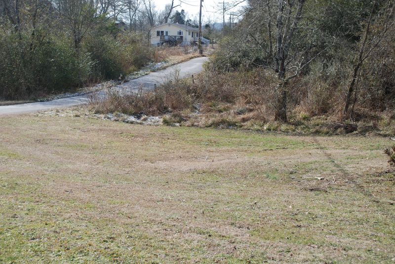 325 Goodman Rd, Oliver Springs, TN 37840