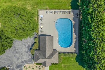 325 Holly Leaf Ln, Lenoir City, TN 37772