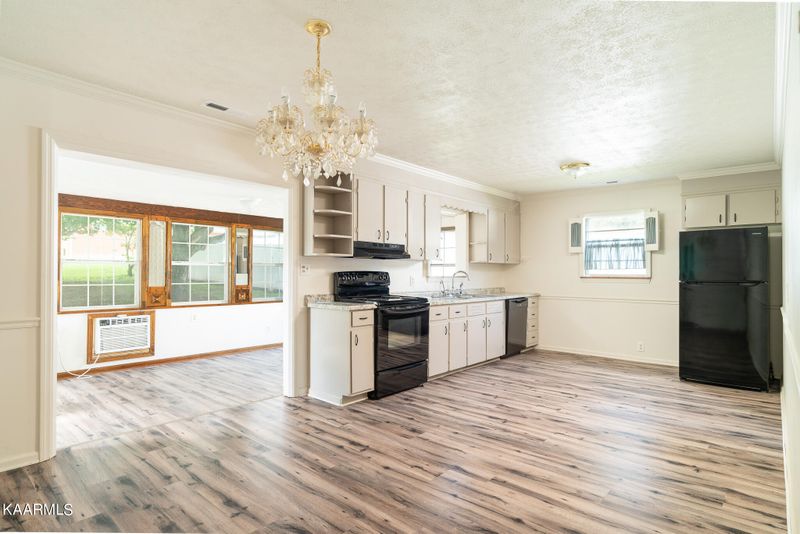 325 Howard Dr, Seymour, TN 37865