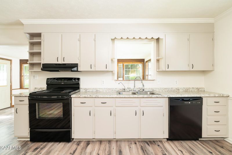 325 Howard Dr, Seymour, TN 37865