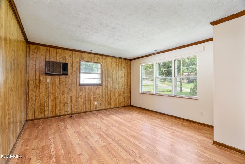 325 Howard Dr, Seymour, TN 37865