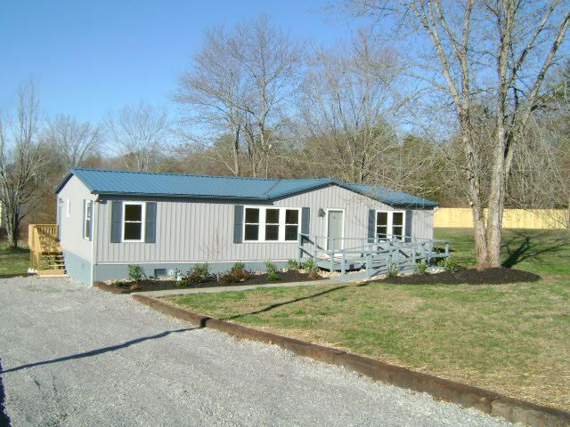 325 N Cunningham Rd, Seymour, TN 37865