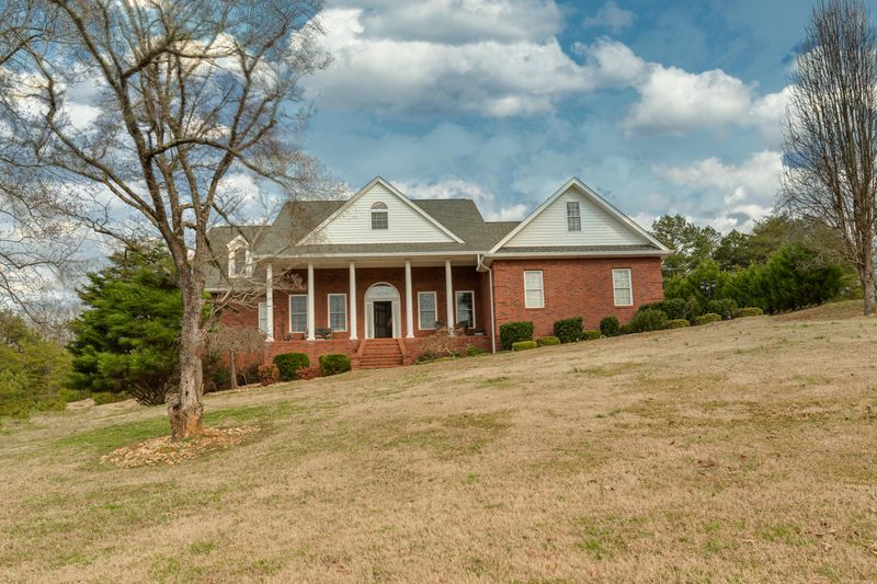325 Rivers Edge Dr, Loudon, TN 37774