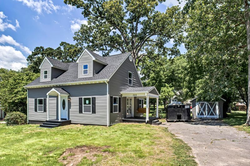 325 S Ridge Ave, Rockwood, TN 37854