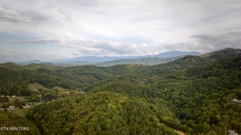 3250 Huckleberry Way, Sevierville, TN 37862