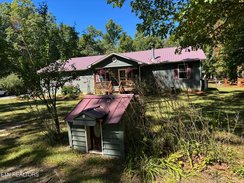 3252 Cumberland Lakes Dr, Monterey, TN 38574