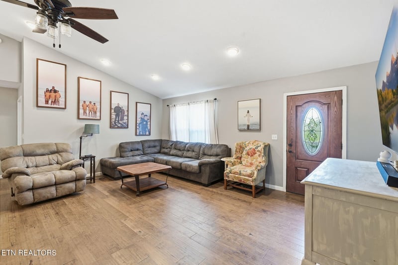 3259 River Pointe Cir, Kodak, TN 37764