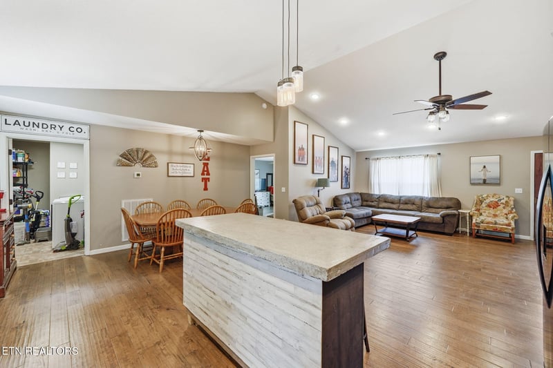 3259 River Pointe Cir, Kodak, TN 37764