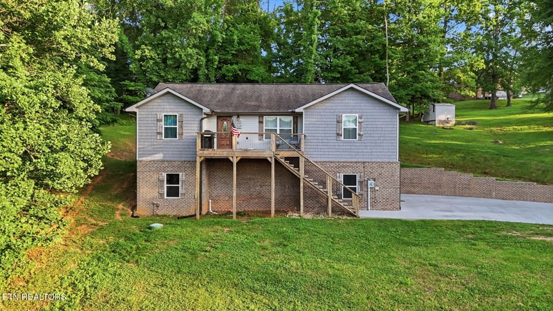 3259 River Pointe Cir, Kodak, TN 37764