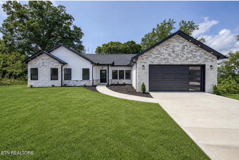 3259 Sandpiper Ct, Kodak, TN 37764