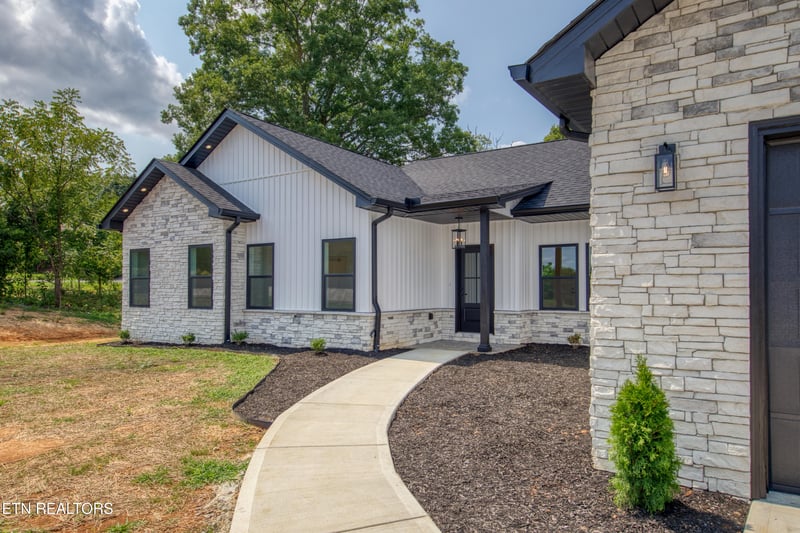 3259 Sandpiper Ct, Kodak, TN 37764