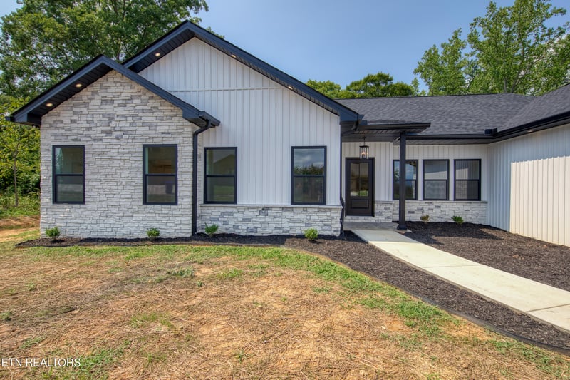 3259 Sandpiper Ct, Kodak, TN 37764