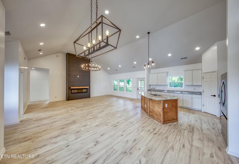 3259 Sandpiper Ct, Kodak, TN 37764