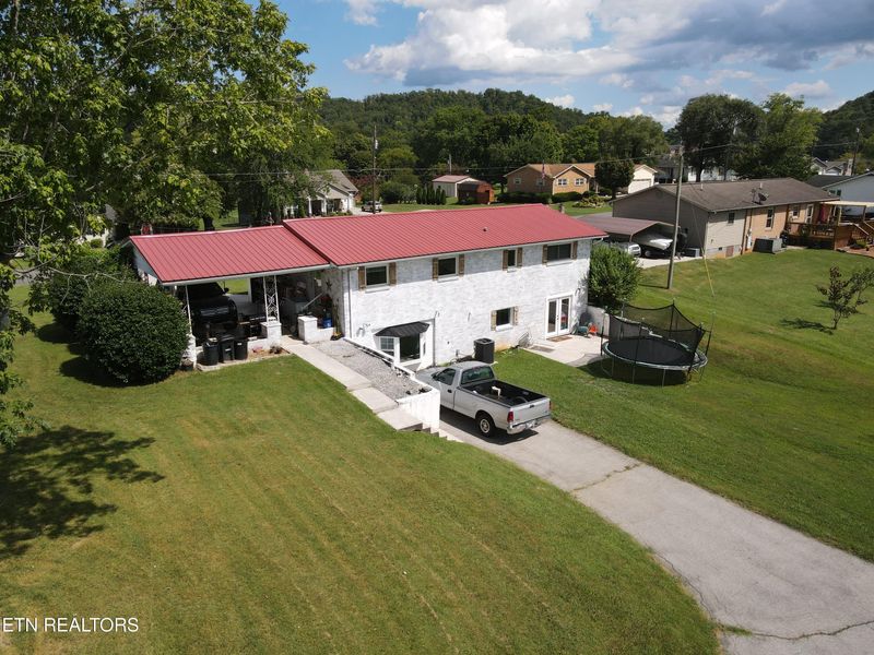 326 Central Ave, Harriman, TN 37748